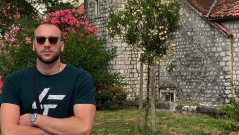 „MOJA MUZIKA JE NAORUŽANA LJUBAVLJU I VEROM“ Banjalučanin snimio pesmu podrške Srbima na KiM (VIDEO) „MOJA MUZIKA JE NAORUŽANA LJUBAVLJU I VEROM“ Banjalučanin snimio pesmu podrške Srbima na KiM (VIDEO)