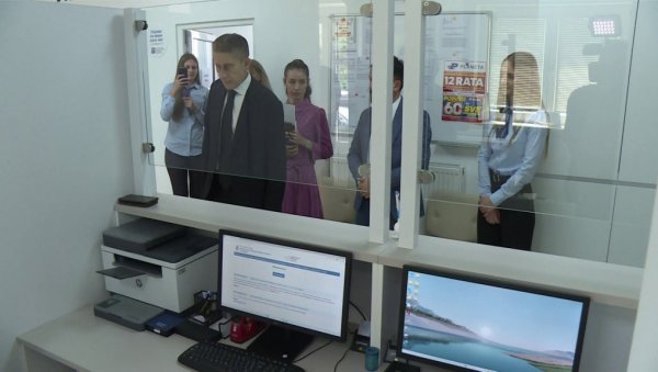 У ОПШТИНИ РЕКОВАЦ ОТВОРЕНО ЈЕДИНСТВЕНО УПРАВНО МЕСТО: Издвојено више од 6,5 милиона динара У ОПШТИНИ РЕКОВАЦ ОТВОРЕНО ЈЕДИНСТВЕНО УПРАВНО МЕСТО: Издвојено више од 6,5 милиона динара
