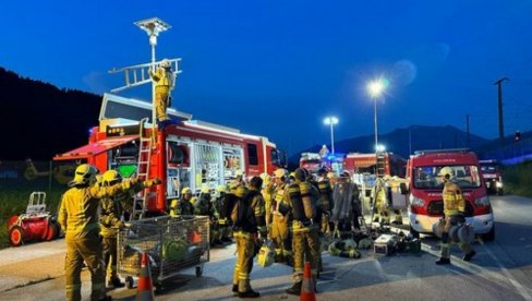 ZAPALIO SE VOZ U TUNELU: Stotine putnika evakuisano, 50 povređeno u Austriji ZAPALIO SE VOZ U TUNELU: Stotine putnika evakuisano, 50 povređeno u Austriji