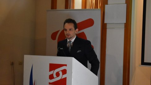 КРКОБАБИЋ: Повећање плата и пензија – праведан и изузетно храбар потез Вучића КРКОБАБИЋ: Повећање плата и пензија – праведан и изузетно храбар потез Вучића
