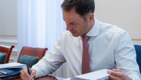 СВЕ ФИНАНСИЈСКЕ МЕРЕ ВАЖНЕ ЗА ГРАЂАНЕ СРБИЈЕ: Министар Синиша Мали објавио детаље (ФОТО) СВЕ ФИНАНСИЈСКЕ МЕРЕ ВАЖНЕ ЗА ГРАЂАНЕ СРБИЈЕ: Министар Синиша Мали објавио детаље (ФОТО)