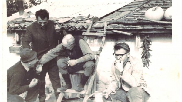 ФЕЉТОН - ДЕДА ЖИКА ЈЕ ГЛАСАО ЗА ЉУДЕ, А НЕ ЗА СТРАНКЕ: Добрица био заслужан за оснивање култних часописа, позоришта, па и музеја ФЕЉТОН - ДЕДА ЖИКА ЈЕ ГЛАСАО ЗА ЉУДЕ, А НЕ ЗА СТРАНКЕ: Добрица био заслужан за оснивање култних часописа, позоришта, па и музеја