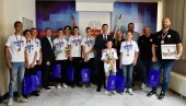 PRIJEM ZA ZLATNE DEČAKE: Gradonačelnik Kraljeva ugostio mlade odbojkaše Ribnice PRIJEM ZA ZLATNE DEČAKE: Gradonačelnik Kraljeva ugostio mlade odbojkaše Ribnice