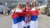 NOVAKOVI NAVIJAČI NA ROLAN GAROSU: Đoković ima veliku podršku u polufinalu (FOTO) NOVAKOVI NAVIJAČI NA ROLAN GAROSU: Đoković ima veliku podršku u polufinalu (FOTO)