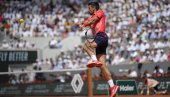 ĐOKOVIĆ JE U FINALU ROLAN GAROSA! Alkaraz će morati još da poraste, Novak protiv vetra, publike... ĐOKOVIĆ JE U FINALU ROLAN GAROSA! Alkaraz će morati još da poraste, Novak protiv vetra, publike...