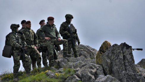 GENERAL MOJSILOVIĆ OBIŠAO SRPSKE SPECIJALCE: Načelnik generalštaba u 72. brigadi za specijalne operacije (FOTO)