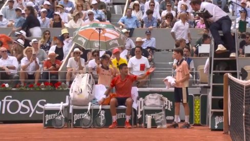 ĐOKOVIĆ BESAN NA SUDIJU FINALA: Novak nije mogao da veruje da se ovo dešava! ĐOKOVIĆ BESAN NA SUDIJU FINALA: Novak nije mogao da veruje da se ovo dešava!