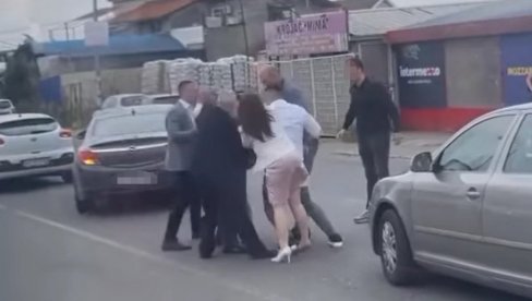 ТУЧА СВАТОВА У КАЛУЂЕРИЦИ: Насред улице, жене бију штиклама ТУЧА СВАТОВА У КАЛУЂЕРИЦИ: Насред улице, жене бију штиклама