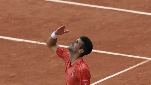 NOVAK ĐOKOVIĆ SE UPISAO U ISTORIJU: Italija bruji o novom šampionu Rolan Garosa - sa pravom NOVAK ĐOKOVIĆ SE UPISAO U ISTORIJU: Italija bruji o novom šampionu Rolan Garosa - sa pravom