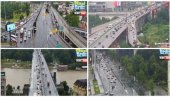 KIŠA STVORILA GUŽVE U BEOGRADU: Usporen saobraćaj na glavim saobraćajnicama (FOTO/VIDEO) KIŠA STVORILA GUŽVE U BEOGRADU: Usporen saobraćaj na glavim saobraćajnicama (FOTO/VIDEO)