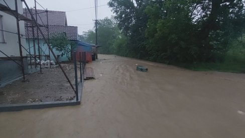 VANREDNA SITUACIJA U 26 GRADOVA I OPŠTINA: Evakuisano šest osoba - najkritičnije u Čačku VANREDNA SITUACIJA U 26 GRADOVA I OPŠTINA: Evakuisano šest osoba - najkritičnije u Čačku