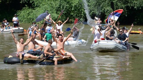 SEDAM DANA LUDOVANJA: Kraljevčani spremaju pravu feštu za ovogodišnji Veseli spust (FOTO)