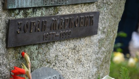 I KUĆU NUDILI DA NAĐU SINA: Vojnik Zoran Marković iz Brusa nestao pre 24 godine na KiM - Tragali smo za njim sve do Albanije (FOTO/VIDEO) I KUĆU NUDILI DA NAĐU SINA: Vojnik Zoran Marković iz Brusa nestao pre 24 godine na KiM - Tragali smo za njim sve do Albanije (FOTO/VIDEO)
