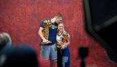 АМЕРИ СЕ КЛАЊАЈУ СРБИНУ: Никола Јокић је постао најбољи кошаркаш света, ево и како АМЕРИ СЕ КЛАЊАЈУ СРБИНУ: Никола Јокић је постао најбољи кошаркаш света, ево и како
