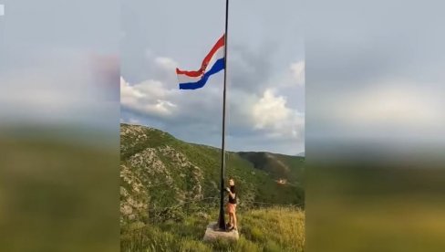 PRETI IM KAZNA OD 4.000 EVRA: Detalji privođenja srpskih mladića u Kninu, skinuli hrvatsku zastavu sa tvrđave (VIDEO) PRETI IM KAZNA OD 4.000 EVRA: Detalji privođenja srpskih mladića u Kninu, skinuli hrvatsku zastavu sa tvrđave (VIDEO)