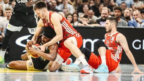 PARTIZAN POVEO U ABA FINALU! Zvezda kasno stigla na prvi meč, ali priredila dramu (FOTO) PARTIZAN POVEO U ABA FINALU! Zvezda kasno stigla na prvi meč, ali priredila dramu (FOTO)