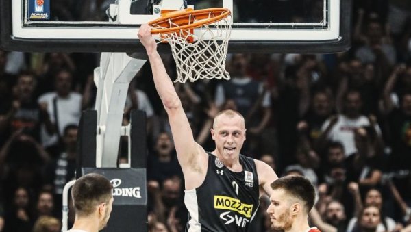 ЈЕДАН КОЈИ ДОЛАЗИ БИО ЈЕ СА НАМА Ален Смаилагић пред утакмицу са Панатинаикосом ЈЕДАН КОЈИ ДОЛАЗИ БИО ЈЕ СА НАМА Ален Смаилагић пред утакмицу са Панатинаикосом