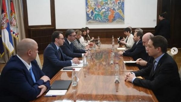 ВУЧИЋ: Одлучио сам да не кажем ниједну реч о састанку са Квинтом - тако је боље (ФОТО) ВУЧИЋ: Одлучио сам да не кажем ниједну реч о састанку са Квинтом - тако је боље (ФОТО)