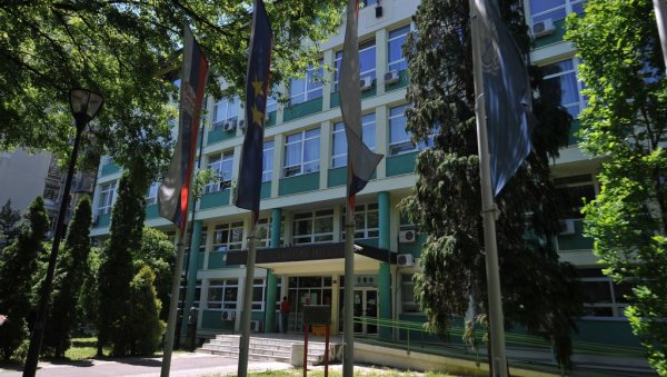 МАТУРАНТЕ ЧЕКА 2.684 ИНДЕКСА: Расписан конкурс за упис на Факултет техничких наука у Новом Саду МАТУРАНТЕ ЧЕКА 2.684 ИНДЕКСА: Расписан конкурс за упис на Факултет техничких наука у Новом Саду