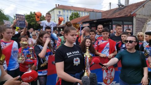 LUNE NAS JE NAUČIO DA BUDEMO HRABRI: Treneru, uz tebe smo, ti si nam kao otac (VIDEO)