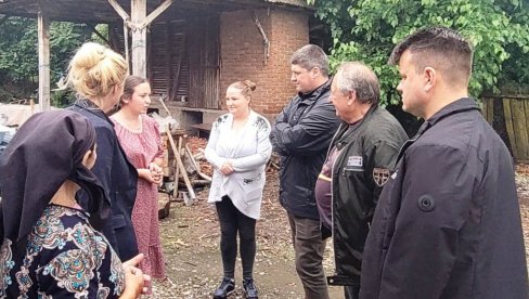 PRIBLIŽIMO OPŠTINU GRAĐANIMA: Rukovodstvo Paraćina obišlo domaćinstva u Donjem Vidovu (FOTO)