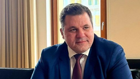 ТРЖИШНА ИНСПЕКЦИЈА СПРЕЧИЛА ПРОДАЈУ РОБЕ ОПАСНЕ ПО ЗДРАВЉЕ: Одузели 22.500 килограма фалцификованог пршака (ФОТО) ТРЖИШНА ИНСПЕКЦИЈА СПРЕЧИЛА ПРОДАЈУ РОБЕ ОПАСНЕ ПО ЗДРАВЉЕ: Одузели 22.500 килограма фалцификованог пршака (ФОТО)