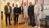 PRIJEM ZA ORLOVE: Delegacija FSS po dolasku u Beč posetila ambasadu Srbije PRIJEM ZA ORLOVE: Delegacija FSS po dolasku u Beč posetila ambasadu Srbije