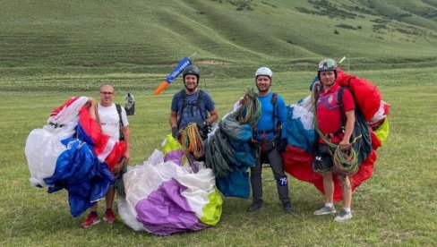 BRONZA ZA ĐURKOVIĆA: Srpski paraglajderista osvojio medalju u Kazahstanu, sad cilja tron Svetskog kupa BRONZA ZA ĐURKOVIĆA: Srpski paraglajderista osvojio medalju u Kazahstanu, sad cilja tron Svetskog kupa