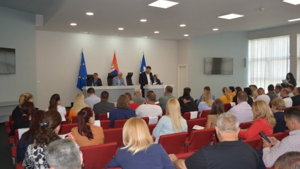ИМЕНОВАНИ НОВИ ОДБОРНИЦИ СО СВИЛАЈНА: Одлучено на седници ИМЕНОВАНИ НОВИ ОДБОРНИЦИ СО СВИЛАЈНА: Одлучено на седници