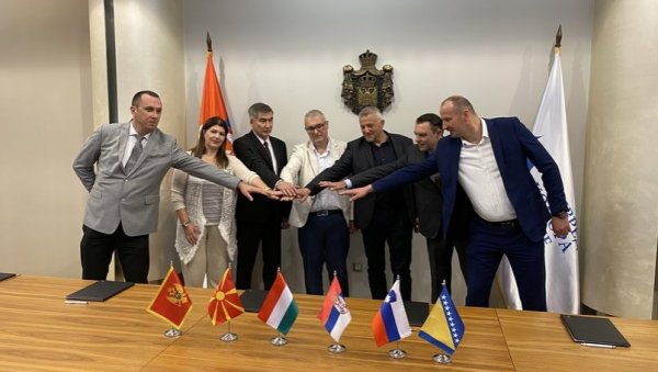 ЈАЧАЊЕ РЕГИОНАЛНЕ САРАДЊЕ У КОМУНАЛНИМ ДЕЛАТНОСТИМА ЈАЧАЊЕ РЕГИОНАЛНЕ САРАДЊЕ У КОМУНАЛНИМ ДЕЛАТНОСТИМА