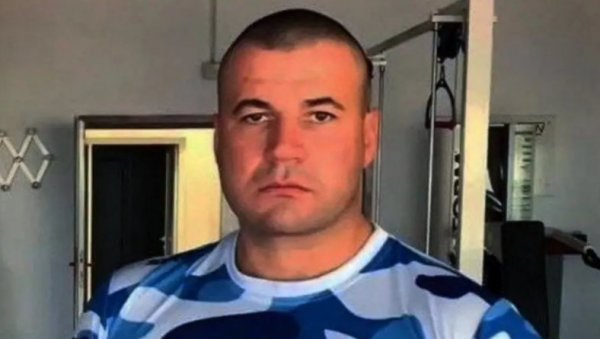 ТУКЛИ СУ ГА ДОК ЈЕ СЕДЕО ВЕЗАН НА СТОЛИЦИ: Петковић открио - Ухапшени Србин Луне у језивом стању ТУКЛИ СУ ГА ДОК ЈЕ СЕДЕО ВЕЗАН НА СТОЛИЦИ: Петковић открио - Ухапшени Србин Луне у језивом стању