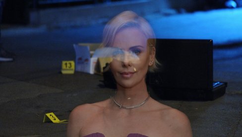 TRAGEDIJA JEDNE OD NAJLEPŠIH GLUMICA SVETA: Otac je 3 puta pucao u mene, a onda ga je majka ubila TRAGEDIJA JEDNE OD NAJLEPŠIH GLUMICA SVETA: Otac je 3 puta pucao u mene, a onda ga je majka ubila