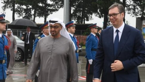HVALA VAM NA PODRŠCI I OHRABRENJU, NAŠE PRIJATELJSTVO JE ČVRSTA SPONA: Predsednik Vučić ispratio šeika bin Zajeda (FOTO) HVALA VAM NA PODRŠCI I OHRABRENJU, NAŠE PRIJATELJSTVO JE ČVRSTA SPONA: Predsednik Vučić ispratio šeika bin Zajeda (FOTO)