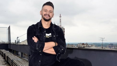 HUMANOST NA DELU: Emir Đulović pokazao veliko srce i posvetio vreme porodici Novaković (FOTO) HUMANOST NA DELU: Emir Đulović pokazao veliko srce i posvetio vreme porodici Novaković (FOTO)