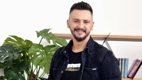 OKO MENE SE DEŠAVAJU ČUDNE, ALI I POZITIVNE STVARI: Emir Đulović u emisiji Sa zvezdama na ti OKO MENE SE DEŠAVAJU ČUDNE, ALI I POZITIVNE STVARI: Emir Đulović u emisiji Sa zvezdama na ti