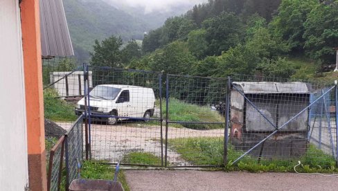 ZATVORIO SUDSKE POLICAJCE: Uhapšen vlasnik kladionice iz Rudog ZATVORIO SUDSKE POLICAJCE: Uhapšen vlasnik kladionice iz Rudog