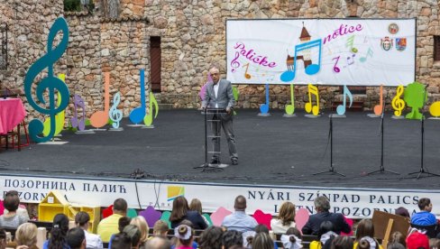 SUBOTICA NIKAD PONOSNIJA: Na Paliću održan Dečji festival muzike i pokreta „Palićke notice“ (FOTO) SUBOTICA NIKAD PONOSNIJA: Na Paliću održan Dečji festival muzike i pokreta „Palićke notice“ (FOTO)