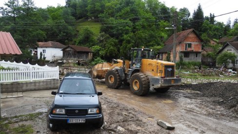ЕВАКУИСАНО 125 ОСОБА: Списак места где је проглашена ванредна ситуација због поплава у Србији ЕВАКУИСАНО 125 ОСОБА: Списак места где је проглашена ванредна ситуација због поплава у Србији