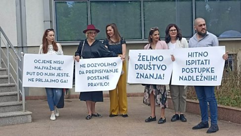 PREPISIVANJE NE SME BITI PRAVILO Protest prosvetnih radnika Crne Gore ispred ministarstva PREPISIVANJE NE SME BITI PRAVILO Protest prosvetnih radnika Crne Gore ispred ministarstva