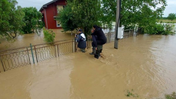 ДОБРЕ ВЕСТИ: Влада увећала износе помоћи за свих пет категорија оштећења у поплавама ДОБРЕ ВЕСТИ: Влада увећала износе помоћи за свих пет категорија оштећења у поплавама
