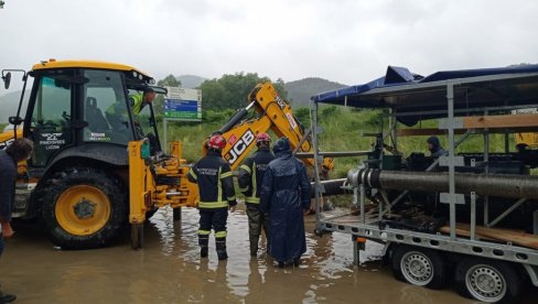 POPLAVE NA JUGOISTOKU SRBIJE! Cela ulica u Leskovcu pod vodom