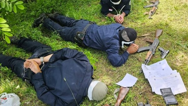 УХАПШЕНИМ КУРТИЈЕВИМ ТЕРОРИСТИМА ОДРЕЂЕН ПРИТВОР: Ухваћени на територији централне Србије, ево шта им се ставља на терет УХАПШЕНИМ КУРТИЈЕВИМ ТЕРОРИСТИМА ОДРЕЂЕН ПРИТВОР: Ухваћени на територији централне Србије, ево шта им се ставља на терет