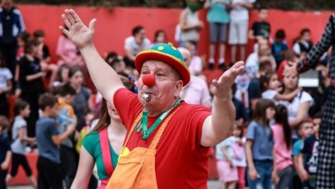 DOBRA VEST ZA KLOVNOVE: Putujući cirkus Ukrajine oslobođen od mobilizacije DOBRA VEST ZA KLOVNOVE: Putujući cirkus Ukrajine oslobođen od mobilizacije