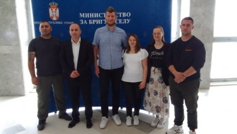 SIGURAN KROV NAD GLAVOM: Tri somborske porodice dobile kuće na selu SIGURAN KROV NAD GLAVOM: Tri somborske porodice dobile kuće na selu