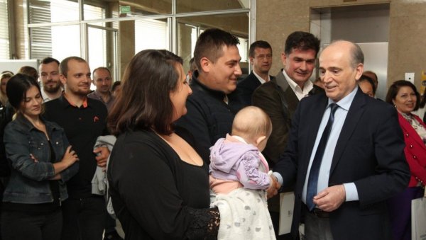 ИЗ ГРАДА У СЕЛО: Готово трећина будућих власника, промениће градску адресу за сеоску (ФОТО) ИЗ ГРАДА У СЕЛО: Готово трећина будућих власника, промениће градску адресу за сеоску (ФОТО)