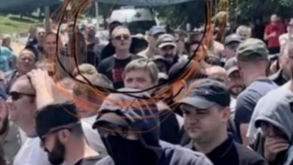 ЈОШ ЈЕДНА ЛАЖ ПРИШТИНЕ: На друштвеним мрежама фотографије које демантују тврдње Свечље о ухапшеном Влашковићу ЈОШ ЈЕДНА ЛАЖ ПРИШТИНЕ: На друштвеним мрежама фотографије које демантују тврдње Свечље о ухапшеном Влашковићу