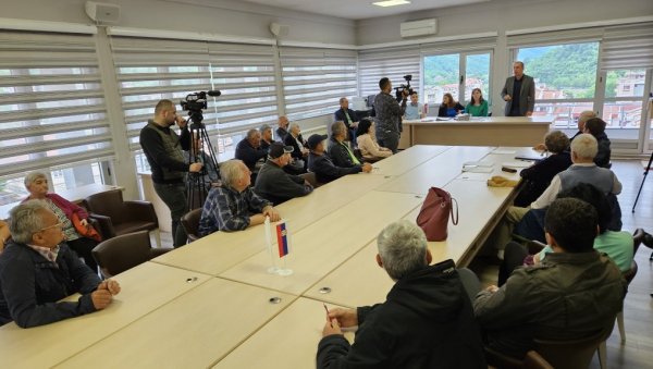 ТОПЛИЈЕ У 57 ДОМОВА: Пријепоље суфинансира замену столарија у становима и кућама ТОПЛИЈЕ У 57 ДОМОВА: Пријепоље суфинансира замену столарија у становима и кућама