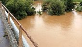 ПОПЛАВА У ПАРАЋИНСКОЈ ОПШТИНИ: Њиве под водом у атарима Дреновца и Сикирице ПОПЛАВА У ПАРАЋИНСКОЈ ОПШТИНИ: Њиве под водом у атарима Дреновца и Сикирице