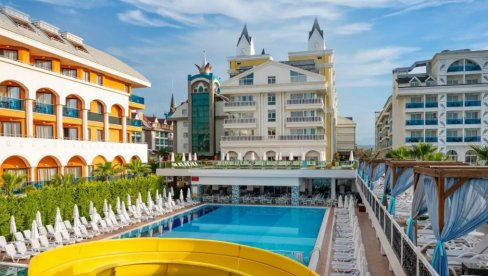 IDEALNA DESTINACIJA ZA PORODIČNO PUTOVANJE: Kupanje na lepoj plaži, obilasci drevnih spomenika kulturi i nezaobilazni šoping IDEALNA DESTINACIJA ZA PORODIČNO PUTOVANJE: Kupanje na lepoj plaži, obilasci drevnih spomenika kulturi i nezaobilazni šoping