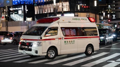 TEŠKA NESREĆA U JAPANU: Sudar autobusa i kamiona, najmanje 10 povređenih, troje kritično